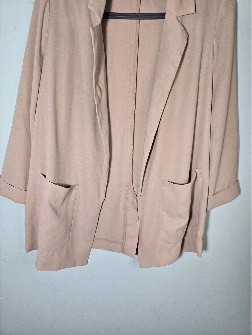 Forever 21 Beige 3/Sleeve,Open Front and pockets,chic Blazer Jacket size Small - Picture 3 of 16